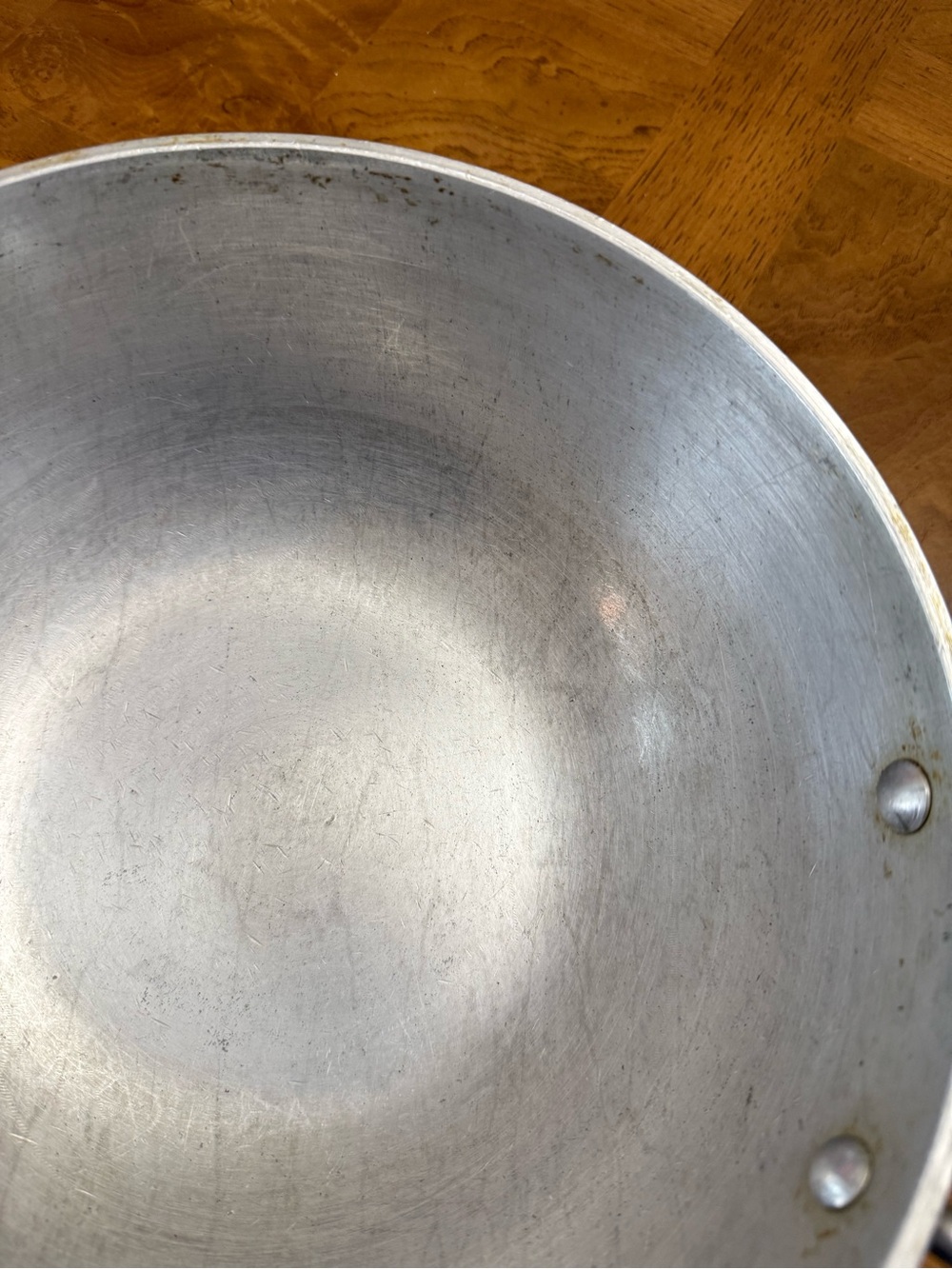 Classic Aluminum Wok Pan - Silver Cooking Wok for Home Kitchen - Picture 5 of 6